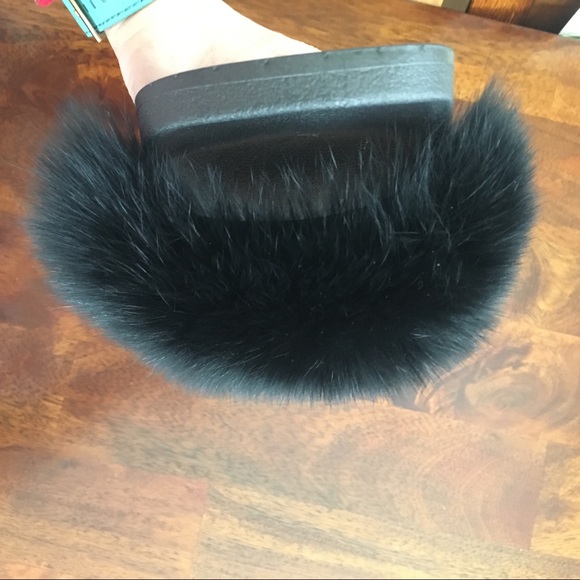 Brand New REAL Fox Fur Slides in Black!!!STUNNING! - Picture 4 of 5